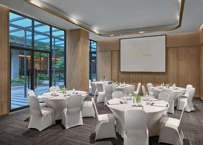 Courtyard By Marriott Sukhumvit 20 Hotel